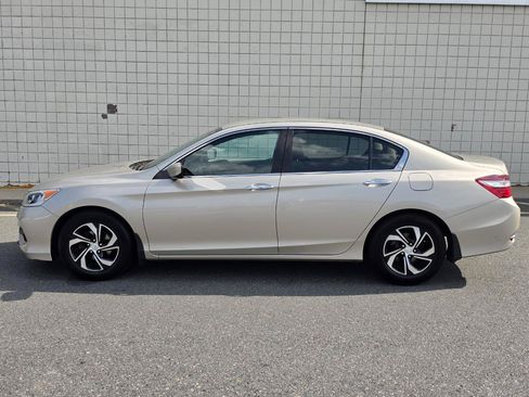 Used 2017 Honda Accord LX image 4