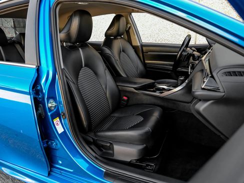 Used 2019 Toyota Camry SE image 35