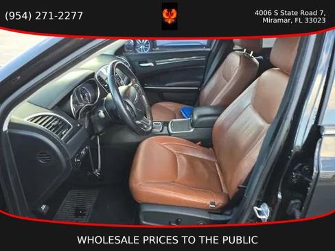 Used 2019 Chrysler 300 Touring w/ Sport Appearance Package RWD image 3