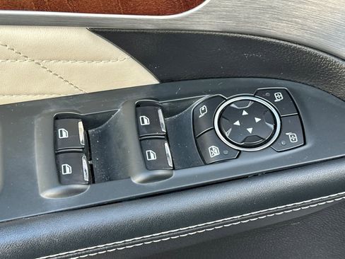 Used 2016 Ford Explorer Platinum image 13