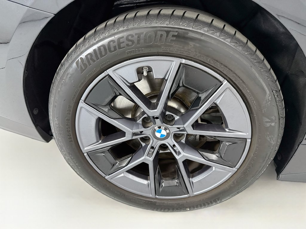 Used 2025 BMW i4 xDrive40i AWD/4WD image 32