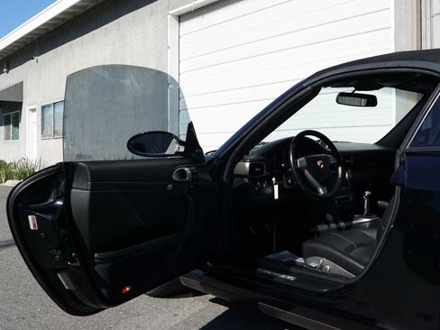 Used 2006 Porsche 911 Carrera 4 image 30