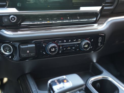 Used 2024 Chevrolet Silverado 1500 RST image 15