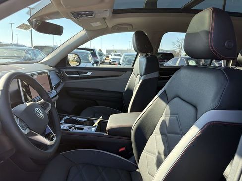 New 2026 Volkswagen Atlas Peak Edition image 10