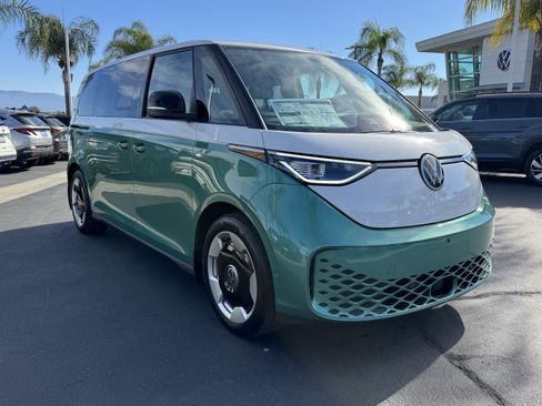 New 2025 Volkswagen ID. Buzz Pro S Plus image 2