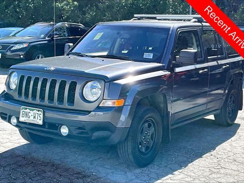 Used 2015 Jeep Patriot Sport w/ Power Value Group FWD image 3