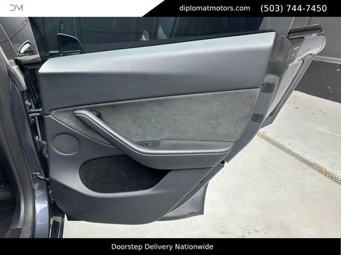 Used 2023 Tesla Model Y Long Range image 26