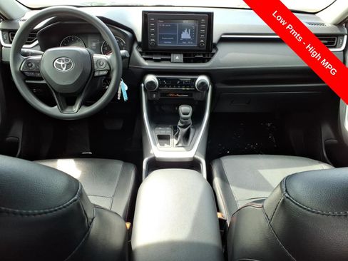 Used 2020 Toyota RAV4 LE FWD image 12