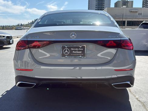 New 2026 Mercedes-Benz E 350 4MATIC Sedan image 7