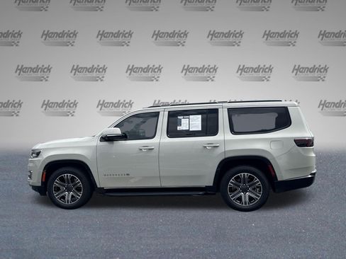 Used 2022 Jeep Wagoneer Series III AWD/4WD image 6