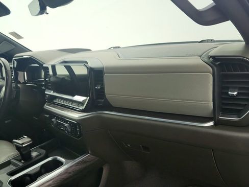 Certified 2022 Chevrolet Silverado 1500 LTZ w/ LTZ Premium Texas Edition AWD/4WD image 31