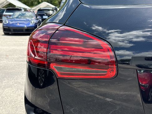 Used 2015 Porsche Cayenne Diesel AWD/4WD image 10