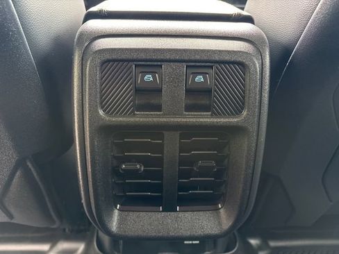 Certified 2025 Ford Bronco Badlands AWD/4WD image 18