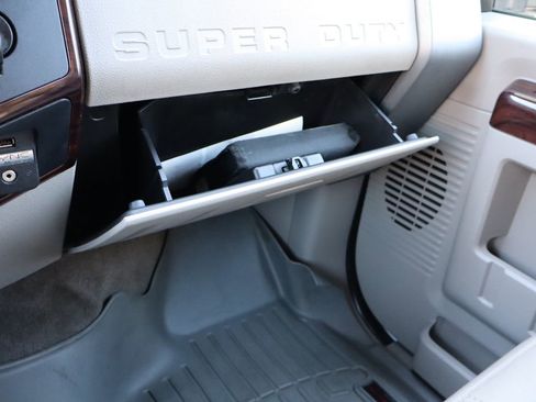 Used 2009 Ford F350 Lariat image 36