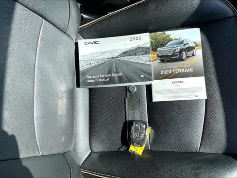 Used 2023 GMC Terrain AT4 AWD/4WD image 11