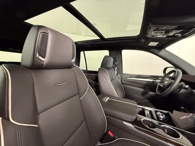 New 2026 Cadillac Escalade Luxury w/ Touring Package AWD/4WD image 34