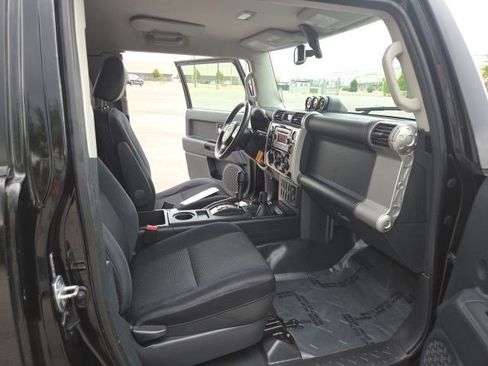 Used 2011 Toyota FJ Cruiser 4WD w/ Convenience Pkg image 18
