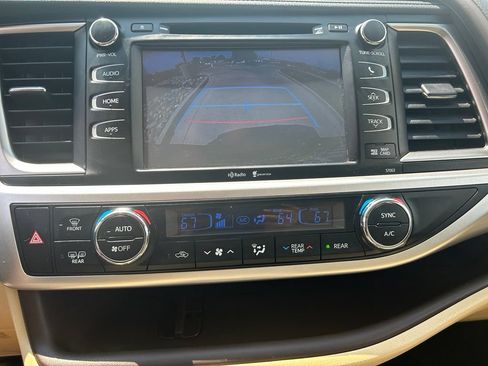 Used 2015 Toyota Highlander XLE AWD/4WD image 20