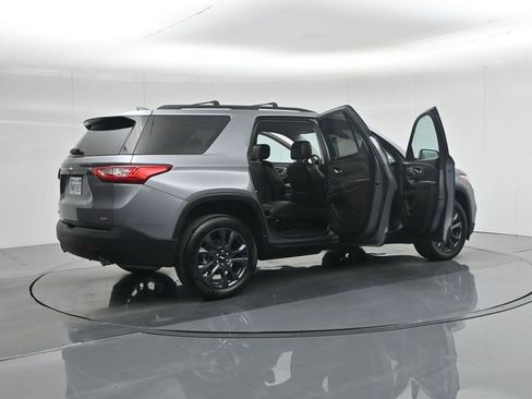 Used 2021 Chevrolet Traverse RS image 6