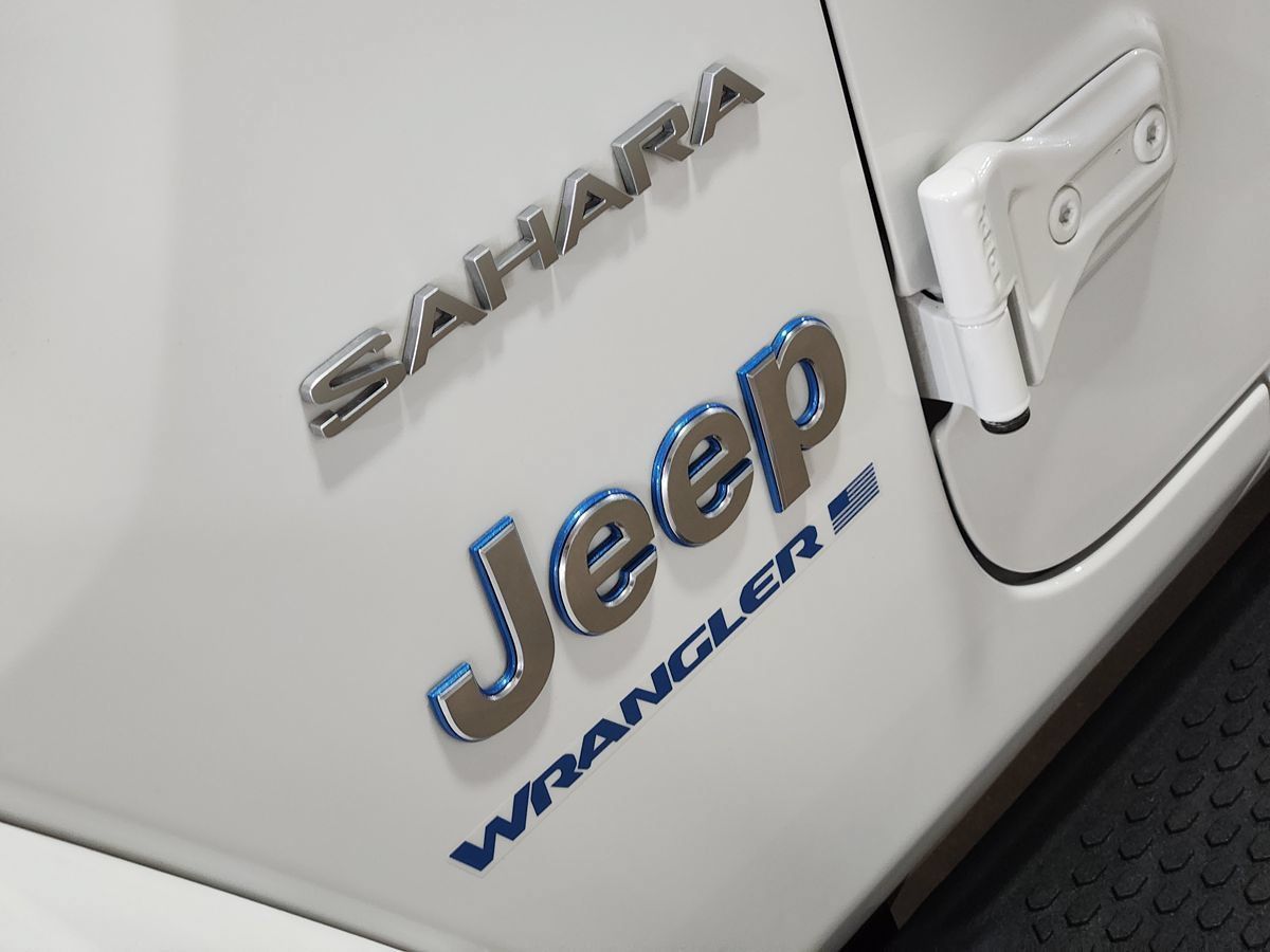 Used 2023 Jeep Wrangler Unlimited Sahara w/ Cold Weather Group AWD/4WD image 25