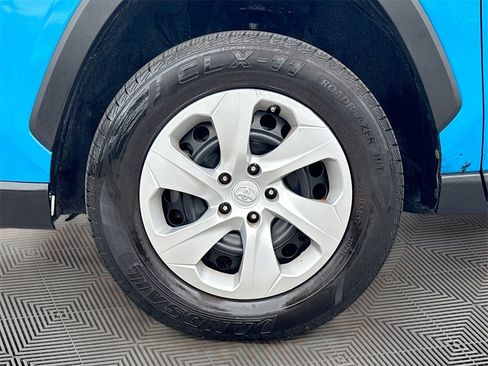 Used 2019 Toyota RAV4 LE image 29