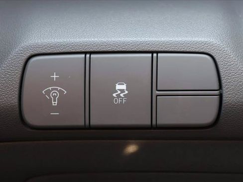 Used 2024 Hyundai Elantra SEL FWD image 13