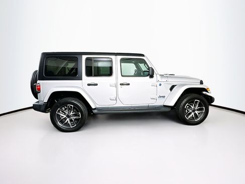 Used 2024 Jeep Wrangler Unlimited w/ Convenience Group AWD/4WD image 10