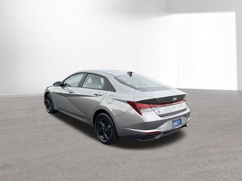 Certified 2023 Hyundai Elantra SEL FWD image 7