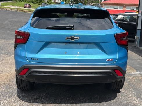 Used 2026 Chevrolet Trax RS FWD image 4