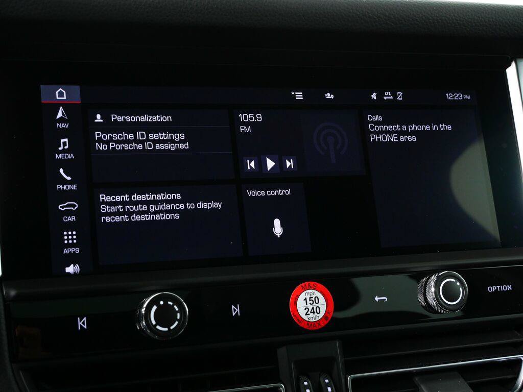 Certified 2026 Porsche Macan AWD/4WD image 13