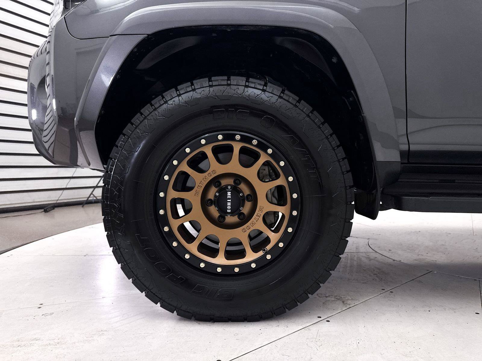 Used 2020 Toyota 4Runner SR5 AWD/4WD image 13