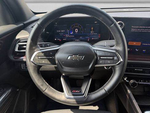 Used 2025 Chevrolet Traverse Z71 AWD/4WD image 12