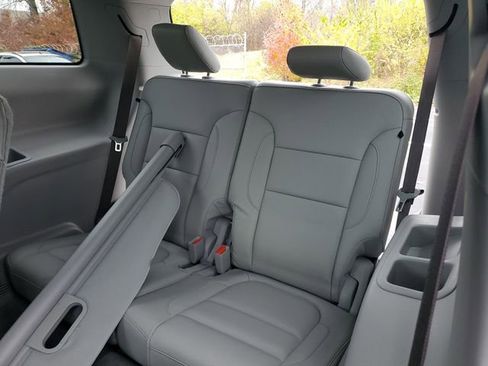 Used 2019 GMC Acadia SLT w/ LPO, Floor Liner Package image 41