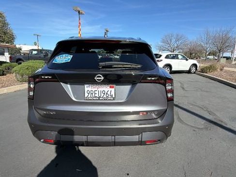 Used 2025 Nissan Kicks SR image 5