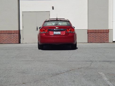 Used 2012 Chevrolet Cruze LTZ FWD image 4