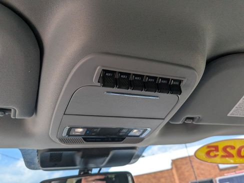 Used 2025 Ford F350 Lariat AWD/4WD image 26