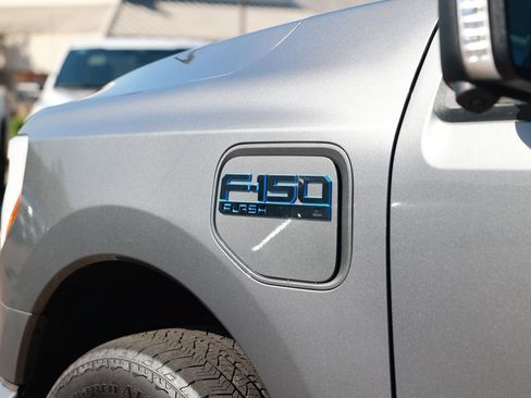 Used 2025 Ford F150 Lightning Flash AWD/4WD image 18