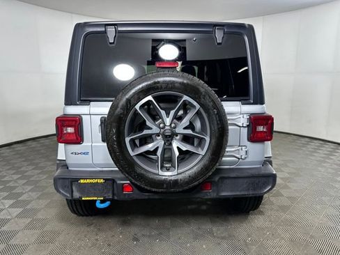 Used 2024 Jeep Wrangler Unlimited w/ Convenience Group AWD/4WD image 4