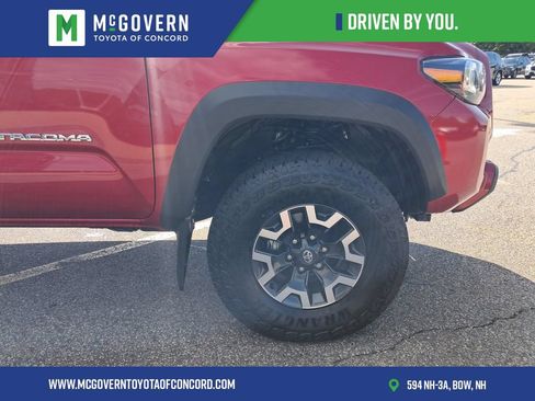 Used 2023 Toyota Tacoma TRD Off-Road w/ Technology Package AWD/4WD image 11