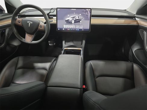 Used 2023 Tesla Model 3 Standard Range image 10