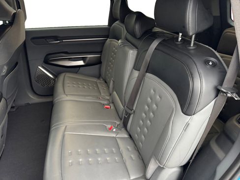 Used 2024 Kia EV9 Wind image 13