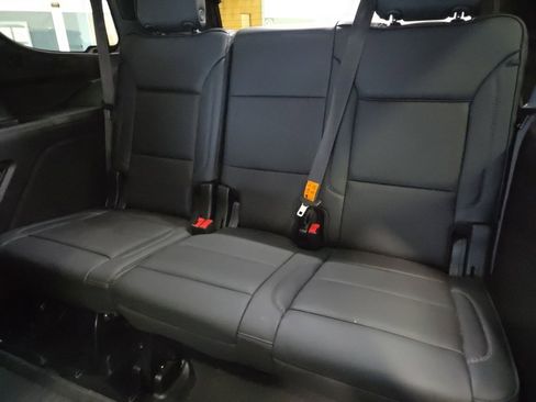 Used 2023 GMC Yukon Denali w/ LPO, Floor Liner Package image 15