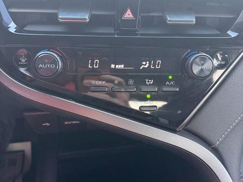 Used 2023 Toyota Camry SE FWD image 16