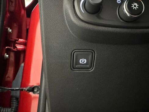 Used 2023 GMC Terrain SLE w/ Driver Convenience Package FWD image 21