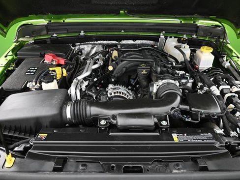 Used 2025 Jeep Gladiator Rubicon AWD/4WD image 17