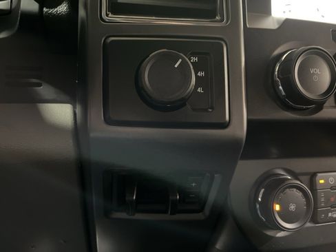 Used 2019 Ford F350 XLT w/ XLT Premium Package image 30