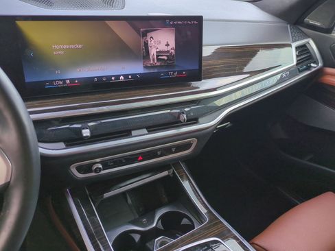 Certified 2024 BMW X7 xDrive40i w/ M Sport Package image 30