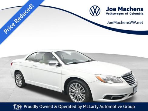 Used 2011 Chrysler 200 Limited FWD image 1
