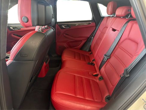 Used 2015 Porsche Macan Turbo AWD/4WD image 10