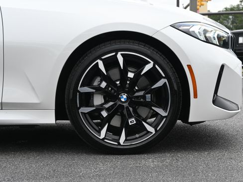 Used 2026 BMW 330i xDrive Sedan w/ M Sport Package AWD/4WD image 13